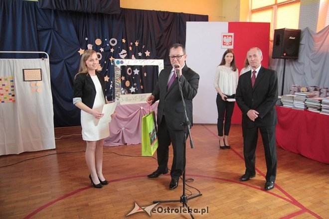 Wręczenie świadectw maturalnych w ostrołęckich szkołach średnich 29.04.2016] - zdjęcie #232 - eOstroleka.pl