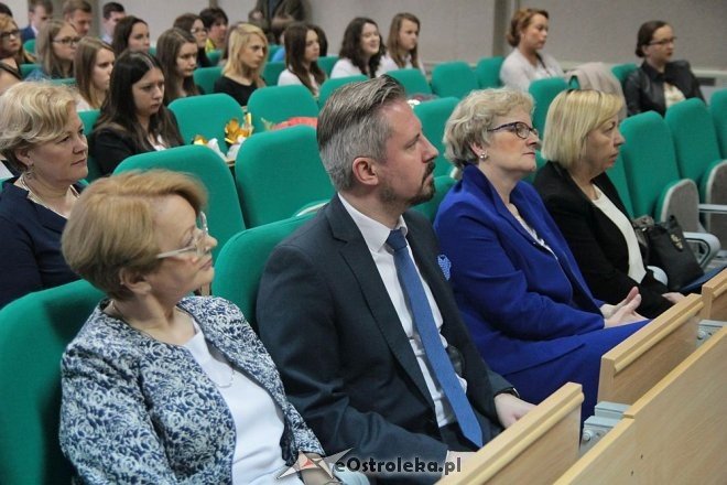 Wręczenie świadectw maturalnych w ostrołęckich szkołach średnich 29.04.2016] - zdjęcie #150 - eOstroleka.pl