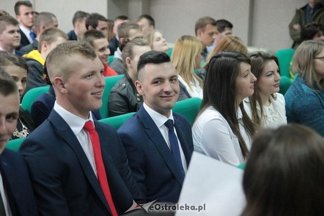 Wręczenie świadectw maturalnych w ostrołęckich szkołach średnich 29.04.2016] - zdjęcie #144 - eOstroleka.pl