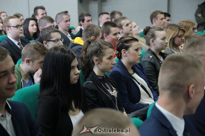 Wręczenie świadectw maturalnych w ostrołęckich szkołach średnich 29.04.2016] - zdjęcie #140 - eOstroleka.pl