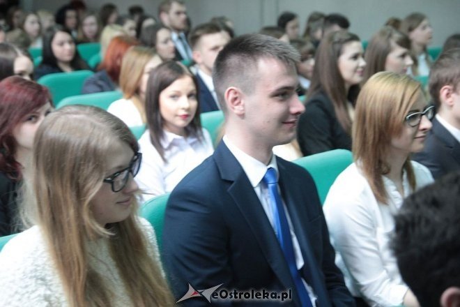 Wręczenie świadectw maturalnych w ostrołęckich szkołach średnich 29.04.2016] - zdjęcie #137 - eOstroleka.pl
