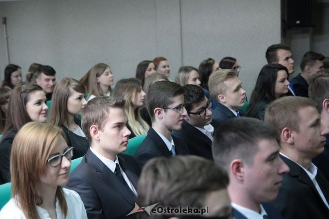 Wręczenie świadectw maturalnych w ostrołęckich szkołach średnich 29.04.2016] - zdjęcie #136 - eOstroleka.pl