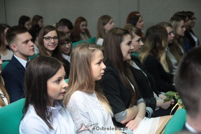 Wręczenie świadectw maturalnych w ostrołęckich szkołach średnich 29.04.2016] - zdjęcie #134 - eOstroleka.pl