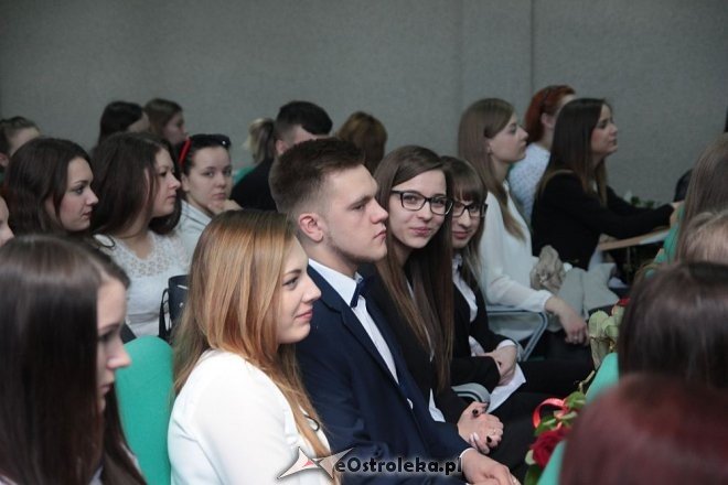 Wręczenie świadectw maturalnych w ostrołęckich szkołach średnich 29.04.2016] - zdjęcie #131 - eOstroleka.pl
