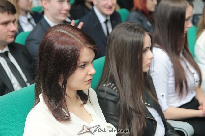 Wręczenie świadectw maturalnych w ostrołęckich szkołach średnich 29.04.2016] - zdjęcie #130 - eOstroleka.pl