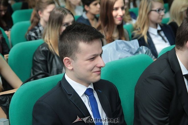 Wręczenie świadectw maturalnych w ostrołęckich szkołach średnich 29.04.2016] - zdjęcie #129 - eOstroleka.pl