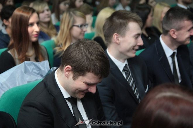 Wręczenie świadectw maturalnych w ostrołęckich szkołach średnich 29.04.2016] - zdjęcie #128 - eOstroleka.pl