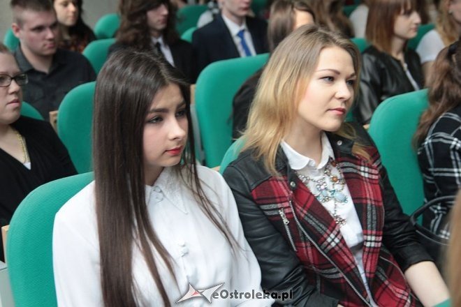 Wręczenie świadectw maturalnych w ostrołęckich szkołach średnich 29.04.2016] - zdjęcie #120 - eOstroleka.pl