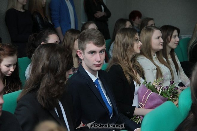 Wręczenie świadectw maturalnych w ostrołęckich szkołach średnich 29.04.2016] - zdjęcie #116 - eOstroleka.pl