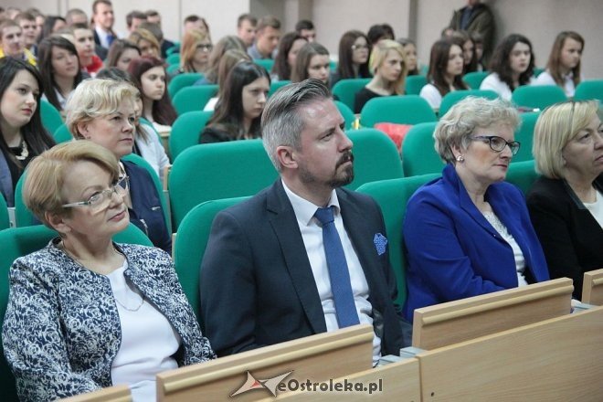 Wręczenie świadectw maturalnych w ostrołęckich szkołach średnich 29.04.2016] - zdjęcie #114 - eOstroleka.pl