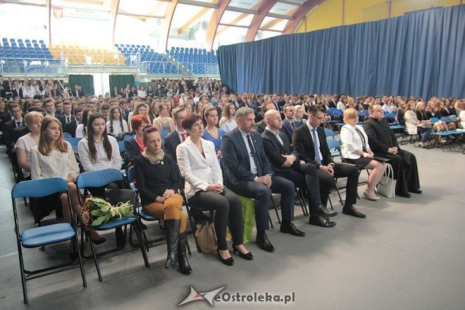 Wręczenie świadectw maturalnych w ostrołęckich szkołach średnich 29.04.2016] - zdjęcie #383 - eOstroleka.pl