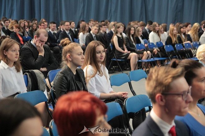 Wręczenie świadectw maturalnych w ostrołęckich szkołach średnich 29.04.2016] - zdjęcie #375 - eOstroleka.pl