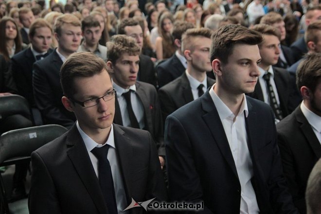 Wręczenie świadectw maturalnych w ostrołęckich szkołach średnich 29.04.2016] - zdjęcie #86 - eOstroleka.pl