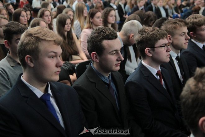 Wręczenie świadectw maturalnych w ostrołęckich szkołach średnich 29.04.2016] - zdjęcie #365 - eOstroleka.pl