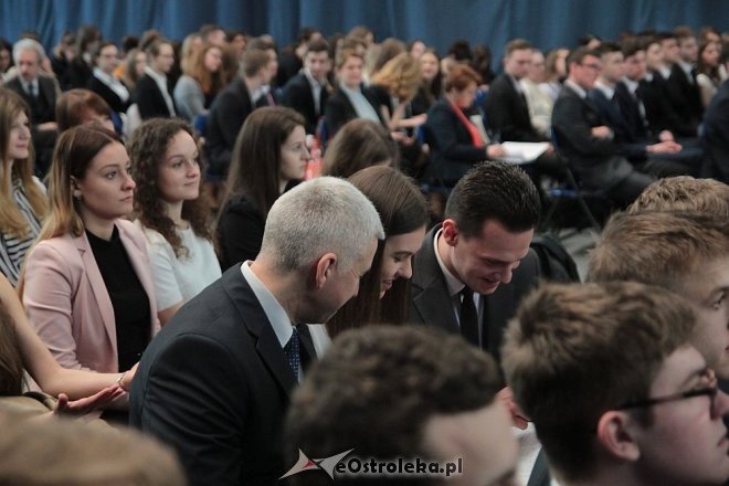 Wręczenie świadectw maturalnych w ostrołęckich szkołach średnich 29.04.2016] - zdjęcie #362 - eOstroleka.pl