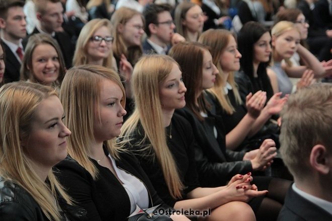 Wręczenie świadectw maturalnych w ostrołęckich szkołach średnich 29.04.2016] - zdjęcie #354 - eOstroleka.pl