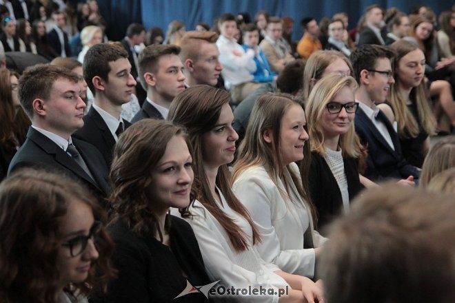 Wręczenie świadectw maturalnych w ostrołęckich szkołach średnich 29.04.2016] - zdjęcie #352 - eOstroleka.pl