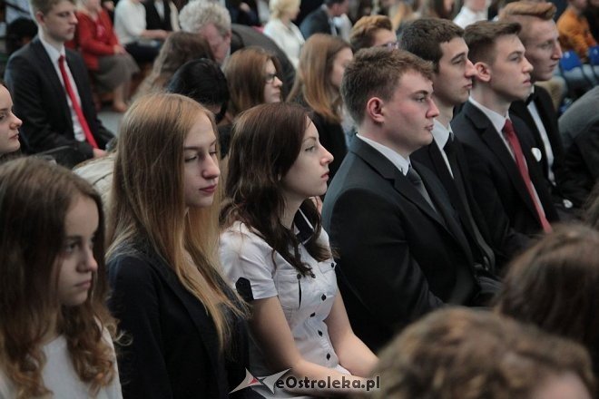 Wręczenie świadectw maturalnych w ostrołęckich szkołach średnich 29.04.2016] - zdjęcie #350 - eOstroleka.pl