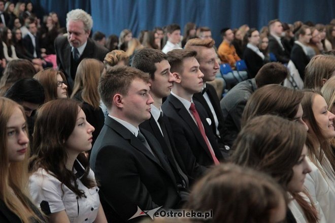 Wręczenie świadectw maturalnych w ostrołęckich szkołach średnich 29.04.2016] - zdjęcie #349 - eOstroleka.pl