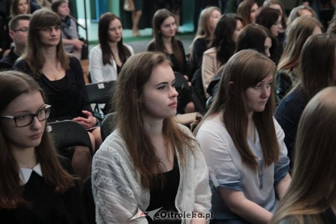 Wręczenie świadectw maturalnych w ostrołęckich szkołach średnich 29.04.2016] - zdjęcie #348 - eOstroleka.pl