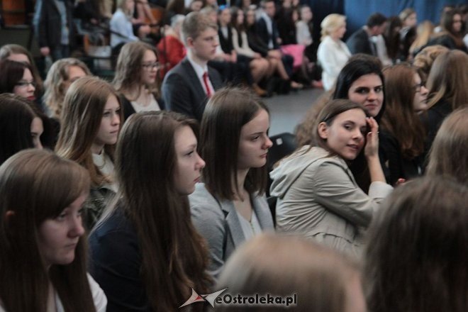 Wręczenie świadectw maturalnych w ostrołęckich szkołach średnich 29.04.2016] - zdjęcie #109 - eOstroleka.pl