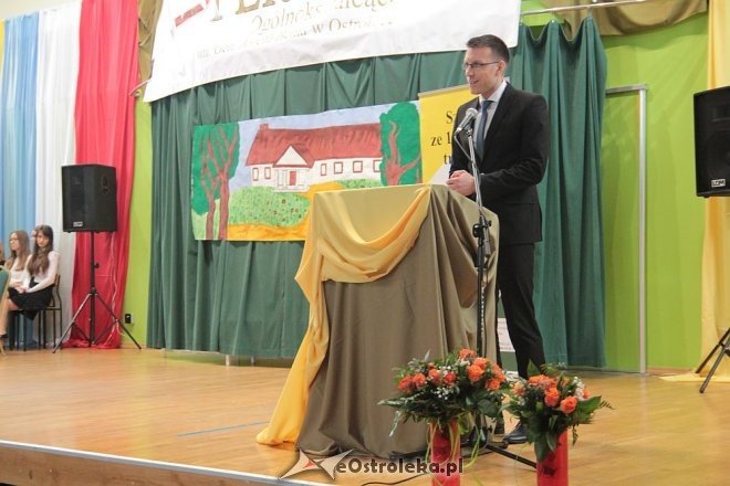 Wręczenie świadectw maturalnych w ostrołęckich szkołach średnich 29.04.2016] - zdjęcie #345 - eOstroleka.pl