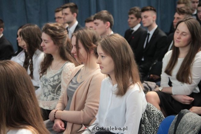 Wręczenie świadectw maturalnych w ostrołęckich szkołach średnich 29.04.2016] - zdjęcie #338 - eOstroleka.pl