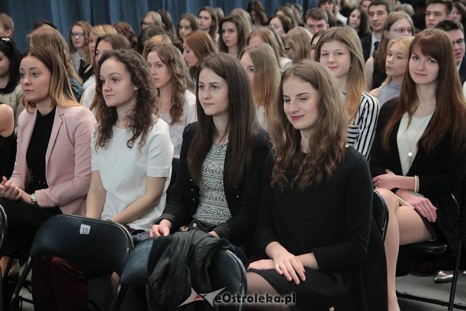 Wręczenie świadectw maturalnych w ostrołęckich szkołach średnich 29.04.2016] - zdjęcie #334 - eOstroleka.pl