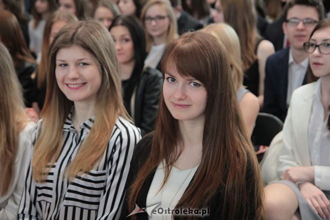 Wręczenie świadectw maturalnych w ostrołęckich szkołach średnich 29.04.2016] - zdjęcie #332 - eOstroleka.pl