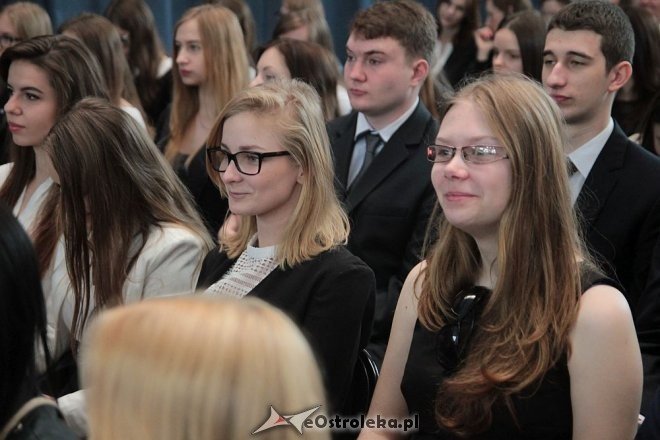 Wręczenie świadectw maturalnych w ostrołęckich szkołach średnich 29.04.2016] - zdjęcie #327 - eOstroleka.pl