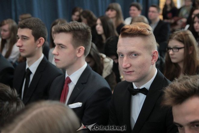 Wręczenie świadectw maturalnych w ostrołęckich szkołach średnich 29.04.2016] - zdjęcie #325 - eOstroleka.pl