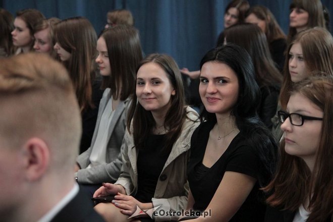 Wręczenie świadectw maturalnych w ostrołęckich szkołach średnich 29.04.2016] - zdjęcie #321 - eOstroleka.pl