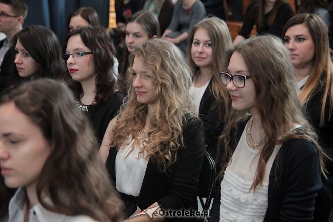 Wręczenie świadectw maturalnych w ostrołęckich szkołach średnich 29.04.2016] - zdjęcie #319 - eOstroleka.pl