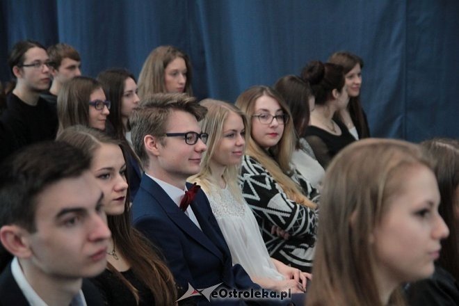 Wręczenie świadectw maturalnych w ostrołęckich szkołach średnich 29.04.2016] - zdjęcie #306 - eOstroleka.pl