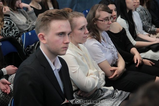 Wręczenie świadectw maturalnych w ostrołęckich szkołach średnich 29.04.2016] - zdjęcie #304 - eOstroleka.pl