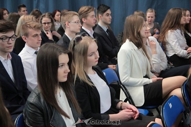 Wręczenie świadectw maturalnych w ostrołęckich szkołach średnich 29.04.2016] - zdjęcie #297 - eOstroleka.pl