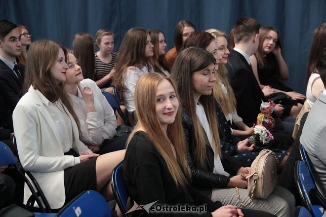 Wręczenie świadectw maturalnych w ostrołęckich szkołach średnich 29.04.2016] - zdjęcie #295 - eOstroleka.pl
