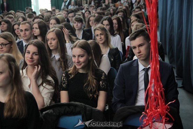 Wręczenie świadectw maturalnych w ostrołęckich szkołach średnich 29.04.2016] - zdjęcie #284 - eOstroleka.pl
