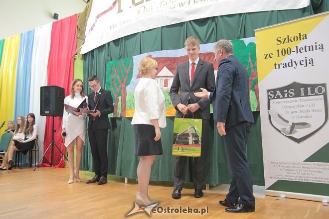 Wręczenie świadectw maturalnych w ostrołęckich szkołach średnich 29.04.2016] - zdjęcie #280 - eOstroleka.pl