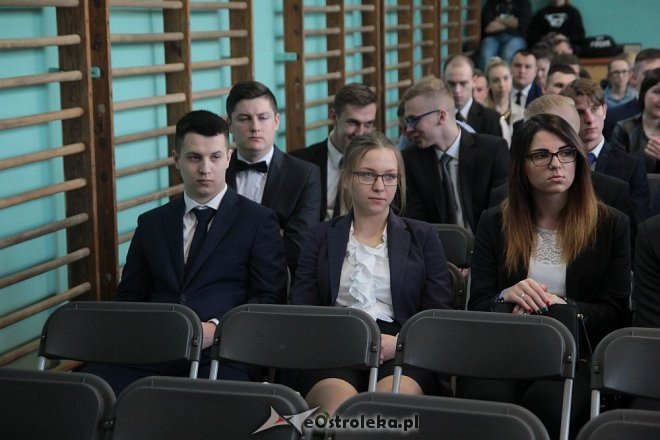Wręczenie świadectw maturalnych w ostrołęckich szkołach średnich 29.04.2016] - zdjęcie #223 - eOstroleka.pl