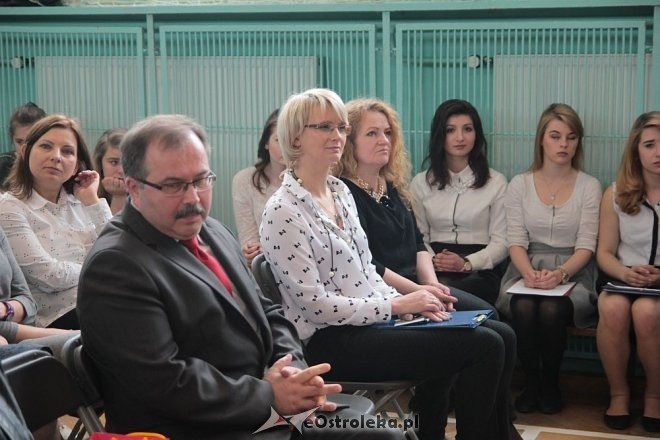 Wręczenie świadectw maturalnych w ostrołęckich szkołach średnich 29.04.2016] - zdjęcie #219 - eOstroleka.pl