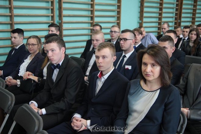 Wręczenie świadectw maturalnych w ostrołęckich szkołach średnich 29.04.2016] - zdjęcie #209 - eOstroleka.pl