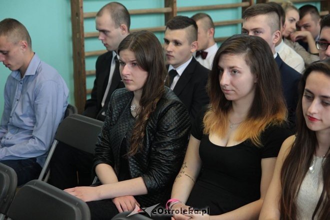 Wręczenie świadectw maturalnych w ostrołęckich szkołach średnich 29.04.2016] - zdjęcie #201 - eOstroleka.pl