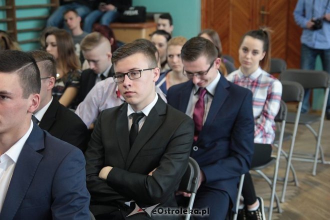 Wręczenie świadectw maturalnych w ostrołęckich szkołach średnich 29.04.2016] - zdjęcie #198 - eOstroleka.pl