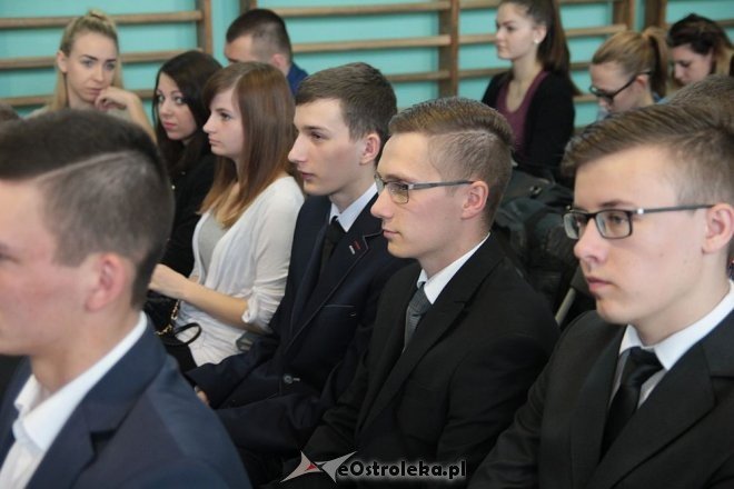 Wręczenie świadectw maturalnych w ostrołęckich szkołach średnich 29.04.2016] - zdjęcie #197 - eOstroleka.pl