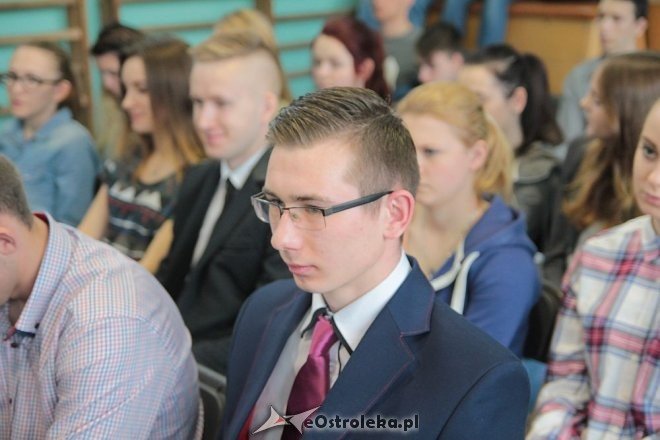 Wręczenie świadectw maturalnych w ostrołęckich szkołach średnich 29.04.2016] - zdjęcie #195 - eOstroleka.pl