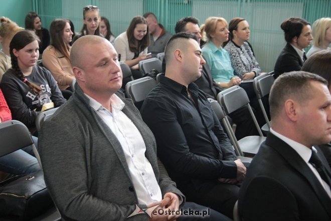 Wręczenie świadectw maturalnych w ostrołęckich szkołach średnich 29.04.2016] - zdjęcie #191 - eOstroleka.pl