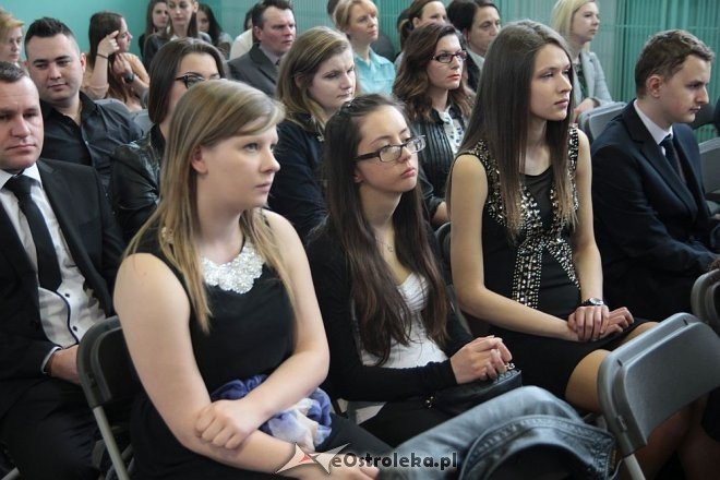 Wręczenie świadectw maturalnych w ostrołęckich szkołach średnich 29.04.2016] - zdjęcie #188 - eOstroleka.pl