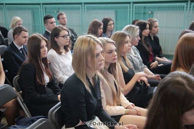Wręczenie świadectw maturalnych w ostrołęckich szkołach średnich 29.04.2016] - zdjęcie #186 - eOstroleka.pl