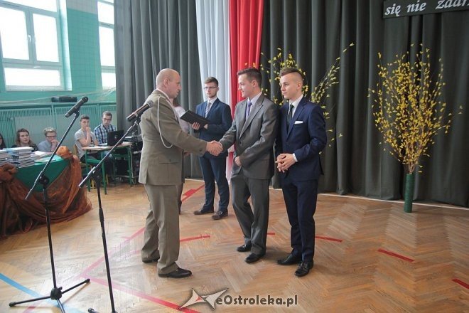 Wręczenie świadectw maturalnych w ostrołęckich szkołach średnich 29.04.2016] - zdjęcie #176 - eOstroleka.pl